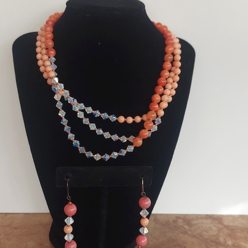 Gen. Coral/quartz bead necklace